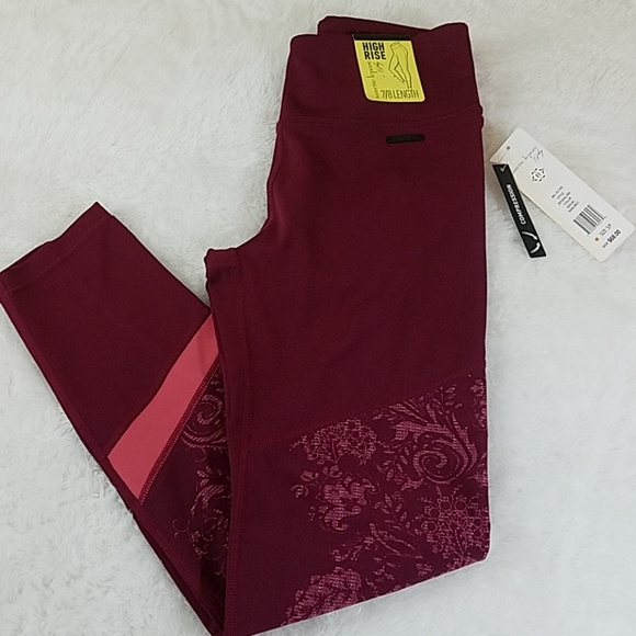 Nanette Lepore Pants - 🎁 NWT! Nanette Lepore Sm Compression Leggings